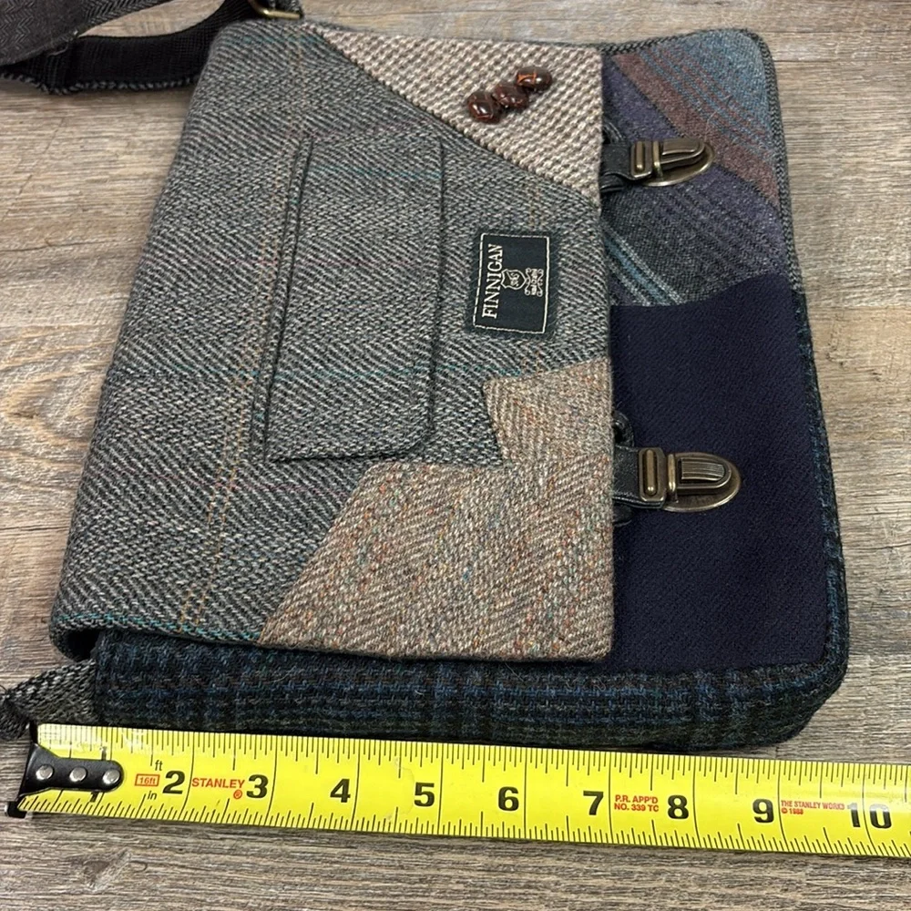 Finnigan 15” Laptop Messenger Bag